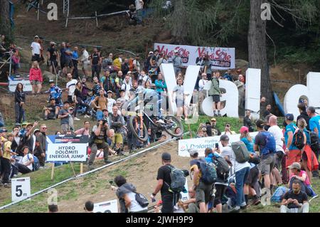 Val Di Sole, Italien. 03. September 2022. Elite Männer und Frauen Downhillrennen, MTB - Mountainbike in Val di Sole, Italien, September 03 2022 Kredit: Unabhängige Fotoagentur/Alamy Live Nachrichten Stockfoto