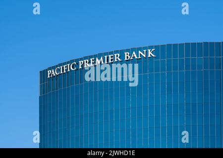 Irvine, Kalifornien, CA, USA - 10. Juli 2022: Hauptsitz der Pacific Premier Bank in Irvine, Kalifornien, CA, USA. Stockfoto