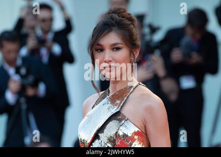 Venedig, Italien. 05. September 2022. Gemma Chan besucht Don't Worry Darling Premiere, 79. Venice International Film Festival, Venedig, Italien, 05. September 2022. Foto von Paolo Cotello. Kredit: Imagespace/Alamy Live Nachrichten Stockfoto