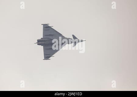 Bukarest, Rumänien - 4. September 2022: Eurofighter Typhoon auf dem Aurel Vlaicu Flughafen in Bukarest während einer Flugshow. Stockfoto