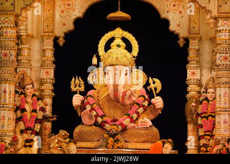 02. September 2022, Pune, Maharashtra, Indien, wunderschöne Skulptur von Lord Ganesh, genannt Dagdusheth Halwai Ganpati bei Pune, Stockfoto