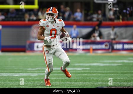 Atlanta, GA - 05. SEPTEMBER: Clemson Tigers Wide Receiver Antonio Williams (0) während des Chick-Fil-A Kickoff Spiels zwischen Clemson und Georgia Tech am Montag, 5. September 2022 in Atlanta, GA. (Jevone Moore/Bild des Sports) Stockfoto