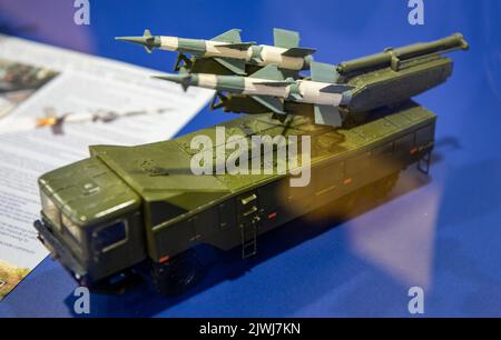 30. August 2019, Region Moskau, Russland. Modell des Abschussrampfers des sowjetischen Flak-Raketenabwehrsystems (SAM) Pechora-2M. Stockfoto