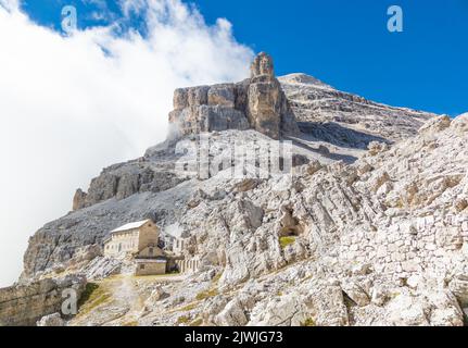 Dolomiti (Italien) - Blick auf die Dolomiten, UNESCO-Weltkulturerbe, Venetien und Trentino-Südtirol. Hier Tofana di Rozes mit Ferrata Lipella Astaldi Stockfoto