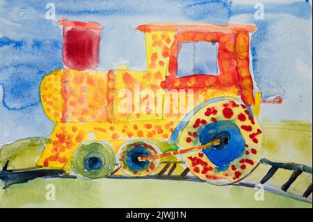 Kinder diy Aquarell Zeichnung auf strukturiertem Papier - eine rote und orange Dampflokomotive fährt auf den Schienen einer Eisenbahn. Eisenbahnverkehr. Kinder Kunst h Stockfoto