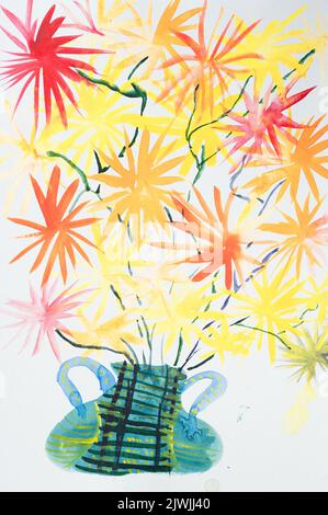 Kinder diy Aquarellzeichnung auf strukturiertem Papier - Vase mit Blumenstrauß leuchtend blühende Chrysantheme-Blumen in voller Blüte als festlicher Gruß oder Feuerwerk Stockfoto