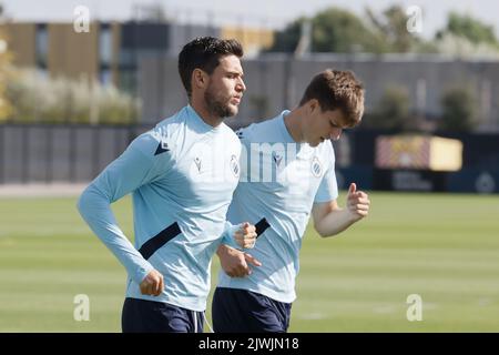 Brügge, Belgien, 06. September 2022, Roman Yaremchuk des Clubs und Eduard Sobol des Clubs während einer Trainingseinheit des belgischen Fußballteams Club Brugge KV, Dienstag, 06. September 2022 in Brügge, Zur Vorbereitung des morgigen Spiels gegen den Deutschen Bayer 04 Leverkusen am Eröffnungstag der UEFA Champions League Gruppenphase. BELGA FOTO BRUNO FAHY Stockfoto