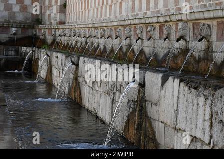 99 Cannellebrunnen in L'Aquila, Italien Stockfoto