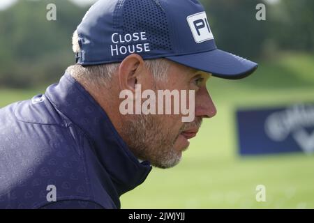 Wentworth, Surrey, Großbritannien. 6. September 2022. LIV-Golfer Lee Westwood bei der BMW/PGA Championship, die im Wentworth Golf Club, Virginia Water, Surrey, ausgetragen wird. Kredit: Motofoto/Alamy Live Nachrichten Stockfoto