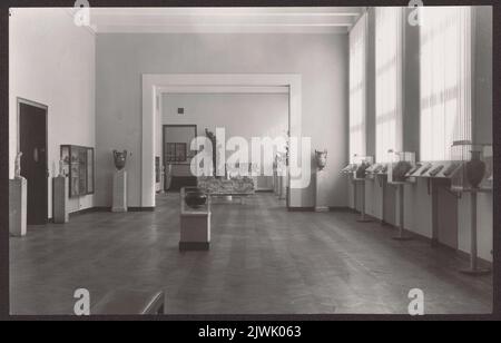 Muzeum Narodowe w Warszawie. Galerie Sztuki Starożytnej. Widok ekspozycji sztuki greckiej i rzymskiej (Sala 1). Romanowski, Henryk (1915-1984), Fotograf Stockfoto