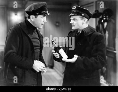 HUMPHREY BOGART und JAMES CAGNEY in DEN RAUSCHENDEN ZWANZIGERN 1939 Regisseur RAOUL WALSH Originalgeschichte / Produzent Mark Hellinger Executive Producer Hal B. Wallis Warner Bros. Stockfoto