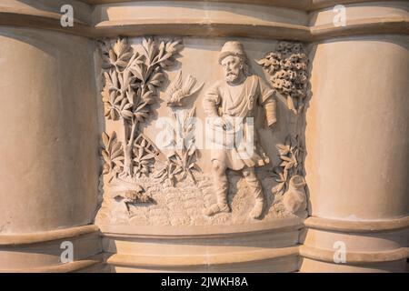 Teil der dekorativen Steinschnitzerei auf der Vorderseite der Kanzel in der St. Fachtna-Kathedrale in Rosscarbery, West Cork, Südiraien, Stockfoto