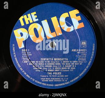 Foto Nahaufnahme eines mittleren Etiketts auf einer original 1980 Pressung einer Vinylscheibe Zenyatta Mondatta The Police Stockfoto