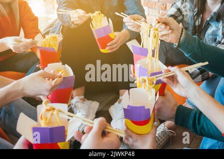 millennials Essensfertigkeit esskultur Stockfoto