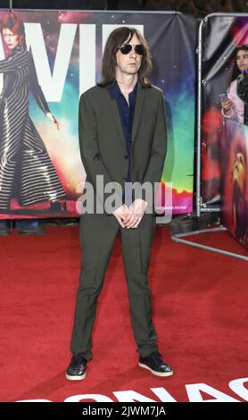 Foto muss gutgeschrieben werden ©Alpha Press 085001 05/09/2022 Bobby Gillespie bei der Moonage Daydream Premiere im BFI IMAX in London Stockfoto