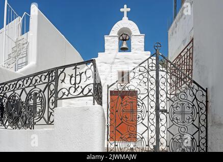 Traditionelle Kirche in Lefkes Dorf, Paros, Griechenland Stockfoto