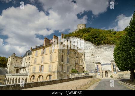 Blick auf das Schloss von La Roche Guyon im Val d'Oise in Frankreich Stockfoto