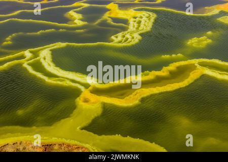 Bunte Schwefelseen in Dallol vulkanischem Gebiet, Danakil-Depression, Äthiopien Stockfoto