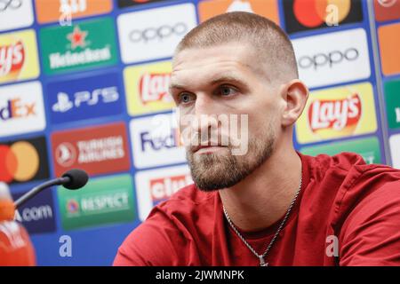 Leverkusens Robert Andrich im Bild während einer Pressekonferenz des deutschen Fußballvereins Bayer 04 Leverkusen, Dienstag, 06. September 2022 in Brügge, zur Vorbereitung des morgigen Spiels gegen den belgischen Club Brügge KV am Eröffnungstag der UEFA Champions League Gruppenphase. BELGA FOTO BRUNO FAHY Stockfoto