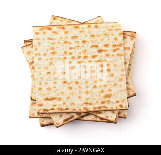 Draufsicht des Matzo-Fladenbrotstapels isoliert auf Weiß Stockfoto