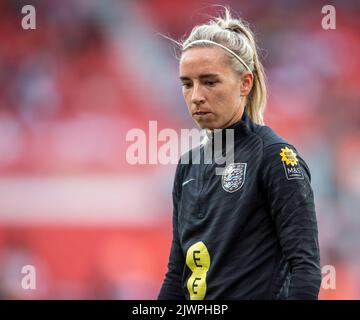 Stoke, Staffordshire, Großbritannien. 6.. September 2022; bet365 Stadium, Stoke, Staffordshire, England; FIFA Frauen-Weltmeisterschaft 2023 England gegen Luxemburg: Jordan Nobbs von England beim Aufwärmen Credit: Action Plus Sports Images/Alamy Live News Stockfoto