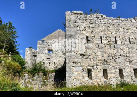Depot, Predil, Predilsattel, Fort, Werk, Slowenien, Festung, Napoleon, Franzosenkriege, 19. Jahrhundert, Vertrauen, Ruine, Gefechtsstand, verlassen Stockfoto