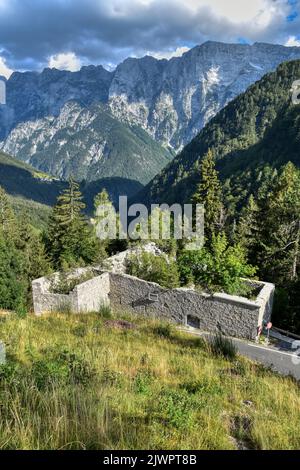 Depot, Predil, Predilsattel, Fort, Werk, Slowenien, Festung, Napoleon, Franzosenkriege, 19. Jahrhundert, Vertrauen, Ruine, Gefechtsstand, verlassen Stockfoto