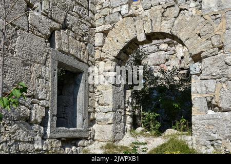 Depot, Predil, Predilsattel, Fort, Werk, Slowenien, Festung, Napoleon, Franzosenkriege, 19. Jahrhundert, Vertrauen, Ruine, Gefechtsstand, verlassen Stockfoto