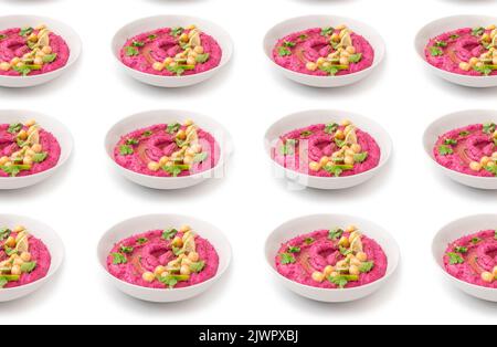 Muster des Rote Beete Hummus isoliert auf weißem Hintergrund Stockfoto