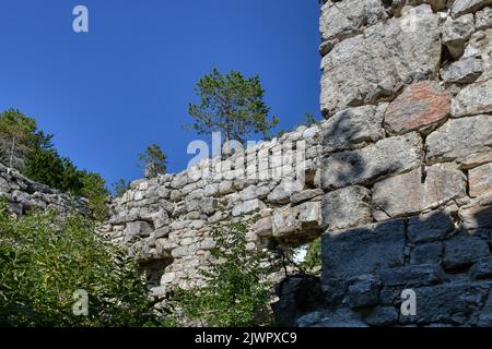 Depot, Predil, Predilsattel, Fort, Werk, Slowenien, Festung, Napoleon, Franzosenkriege, 19. Jahrhundert, Vertrauen, Ruine, Gefechtsstand, verlassen Stockfoto