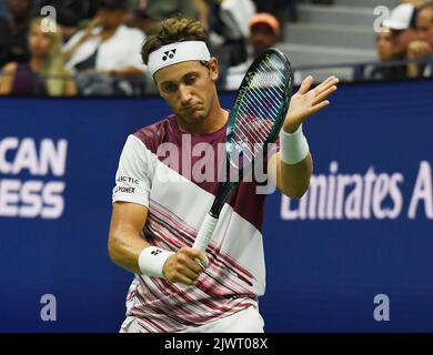 New York, Gbr. 06. September 2022. New York Flushing Meadows US Open Day 9 06/09/2022 Casper Ruud (NOR) Mens Singles Viertelfinale Credit: Roger Parker/Alamy Live News Stockfoto