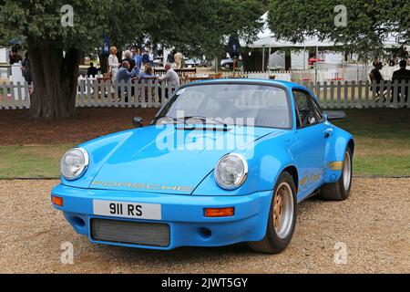 Porsche 911 Carrera RS 3,0 Liter „Mexico Blue“ (1974). Concours of Elegance 2022, Hampton Court Palace, London, Großbritannien, Europa Stockfoto