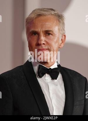 Venedig, Italien. 06. September 2022. Christoph Waltz nimmt am 06. September 79. 2022 in Venedig, Italien, am „Death for A Dollar Red Carpet“ auf den Internationalen Filmfestspielen von Venedig Teil. Quelle: SIPA USA/Alamy Live News Stockfoto