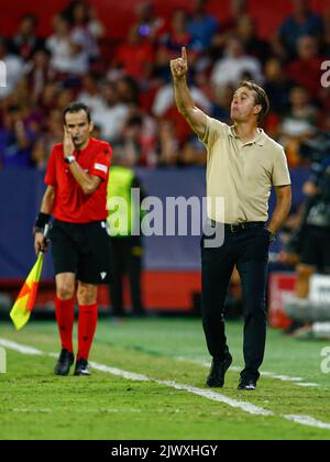 Sevilla, Spanien. 06. September 2022. FC Sevilla Trainer Julen Lopetegui beim UEFA Champions League Group G Spiel zwischen dem FC Sevilla und Manchester City spielte am 6. September 2022 im Sanchez Pizjuan Stadum in Sevilla, Spanien. (Foto von Antonio Pozo/PRESSIN) Quelle: PRESSINPHOTO SPORTS AGENCY/Alamy Live News Stockfoto