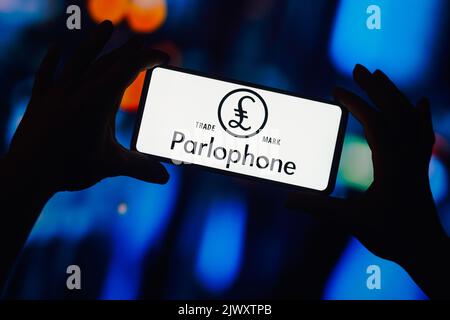 Brasilien. 06. September 2022. In dieser Abbildung wird das Logo von Parlophone Records auf einem Smartphone-Bildschirm angezeigt. (Foto von Rafael Henrique/SOPA Images/Sipa USA) Quelle: SIPA USA/Alamy Live News Stockfoto