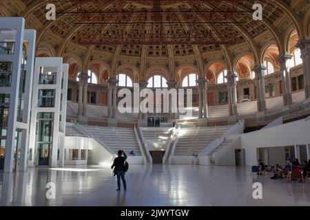 Barcelona, Spanien - Dec 26 2019: Große Halle des Palau Nacional Gebäude. Barcelona, Spanien Stockfoto