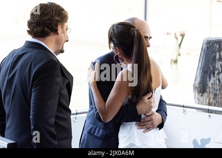Lido Di Venezia, Italien. 06. September 2022. Penelope Cruz kommt am 6. September 2022 für den Film 'en Los Margenes' (On the Fringe), der beim Orizzonti-Wettbewerb im Rahmen des Internationalen Filmfestivals von Venedig 79. im Lido di Venezia in Venedig, Italien, vorgestellt wurde, zur Fotocall. © Foto: Cinzia Camela. Kredit: Unabhängige Fotoagentur/Alamy Live Nachrichten Stockfoto