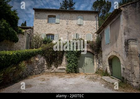Villeneuve-lès-Avignon Provence Südfrankreich ein malerisches Dorf. Stockfoto
