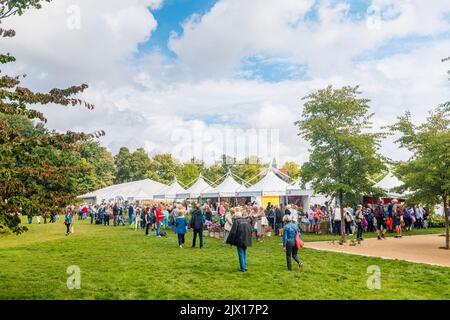 Stände beim jährlichen Wisley Taste of Autumn Festival im September im RHS Wisley, Surrey, Südostengland Stockfoto