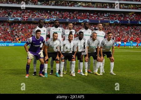 Lissabon, Portugal. 06. September 2022. Maccabi Haifa Team in Aktion während des UEFA Champions League-Fußballspiels der Gruppe H zwischen SL Benfica und Maccabi Haifa FC im Estadio da Luz. Endergebnis: SL Benfica 2:0 Maccabi Haifa. Kredit: SOPA Images Limited/Alamy Live Nachrichten Stockfoto