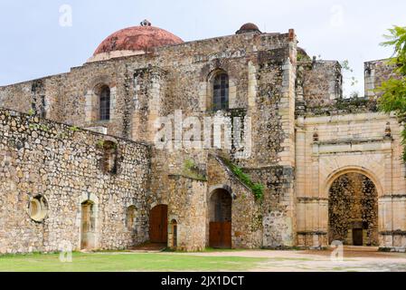 Das berühmte ehemalige Kloster von Santiago Apóstol, Cuilapan de Guerrero, Bundesstaat Oaxaca, Mexiko Stockfoto