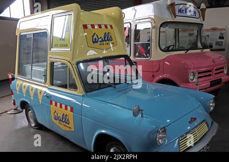 Walls Eiswagen - 1960 Uhr, 1970 Uhr - Ford Thames (Anglia) Stockfoto