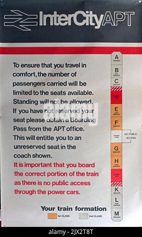 Layout-Poster von British Rail APT, BREL und British Rail Research Division Advanced Passenger Train Prototype 370006 in Crewe, Ceshire, England, Großbritannien Stockfoto