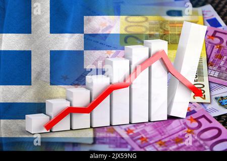 Wirtschaftsdiagramm - Abwärtspfeil, Bargeld, Euro-Rechnungen und Griechenland-Flagge (Geld, Wirtschaft, Unternehmen, Finanzen, Krise) Stockfoto