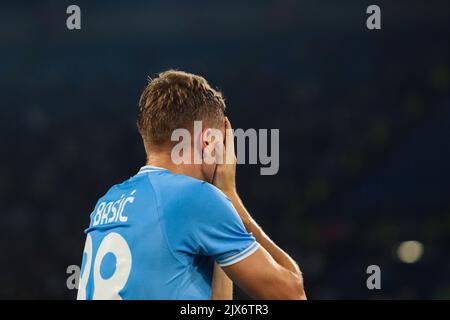 Rom, Italien 3. September 2022: Toma Bašic von SS LAZIO Gesten während der italienischen Serie Ein Fußballspiel 202223 zwischen S.S. Lazio und S.S.C. Napoli im Olimpico-Stadion Stockfoto