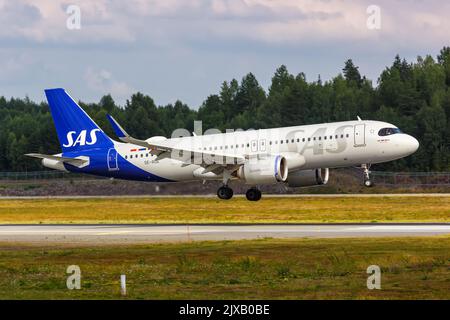 Oslo, Norwegen - 15. August 2022: SAS Scandinavian Airlines Airbus A320neo am Flughafen Oslo (OSL) in Norwegen. Stockfoto