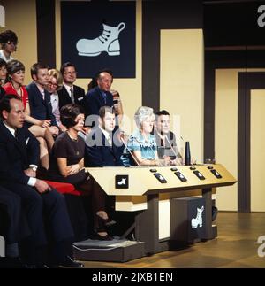 Das Kreuzwortspiel, Spielshow, Deutschland 1971, Mitwirkende: Mannschaft Schuhmacher. Stockfoto