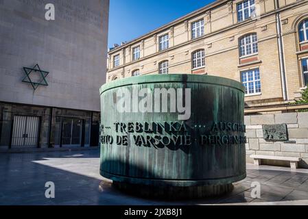 Innenhof des Memorial de la Shoah ist das Holocaust-Museum in Paris das Denkmal befindet sich im 4.. Arrondissement von Paris, im Viertel Marais, wo Stockfoto