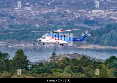 Bergen, Norwegen - 18. August 2022: Bristow Helicopters Sikorsky S-92A Hubschrauber am Flughafen Bergen (BGO) in Norwegen. Stockfoto