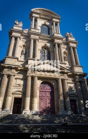 Barocke Fassade der Kirche Saint-Gervais, eine gotische Kirche auf alten Kultstätte, begonnen im Jahr 1494 & Heimat der berühmten französischen Musikdynastie, der Coup Stockfoto